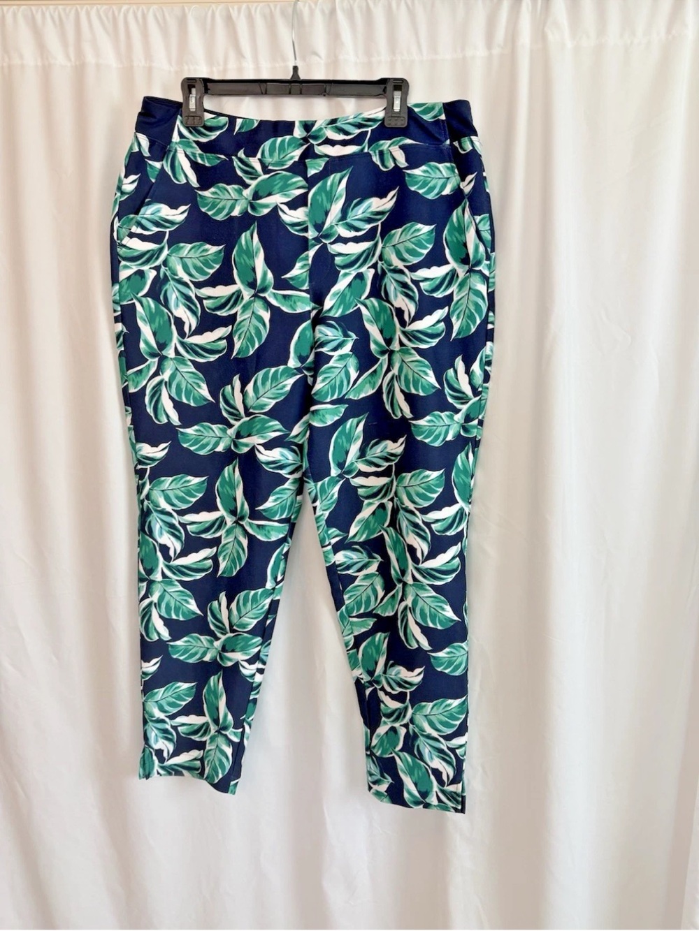 Tommy Bahama Active Navy and Green Leaf Print Pants - size Extra Large